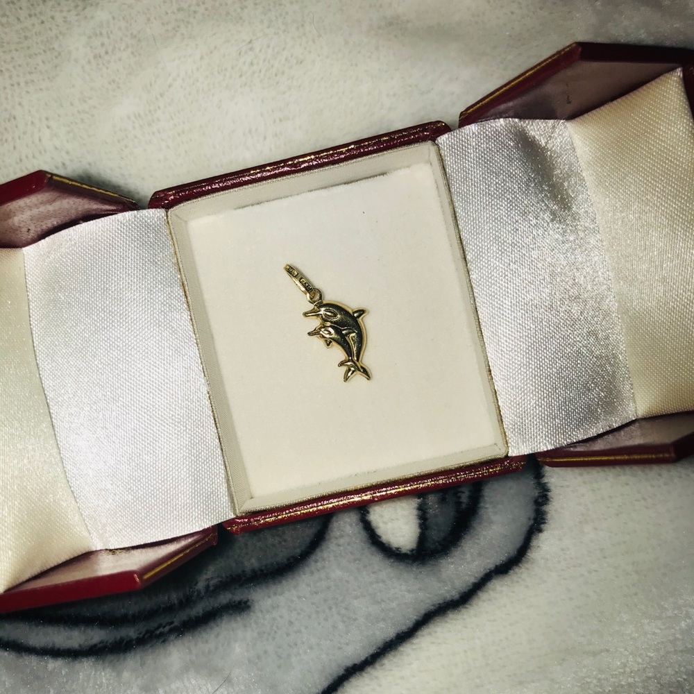 14k gold dolphin pendant